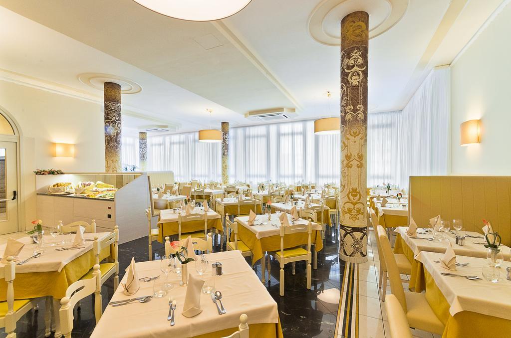 Hotel Montecarlo Bibione Exterior photo