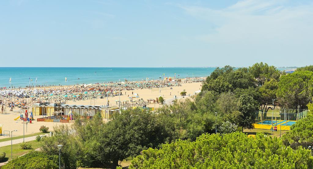 Hotel Montecarlo Bibione Exterior photo
