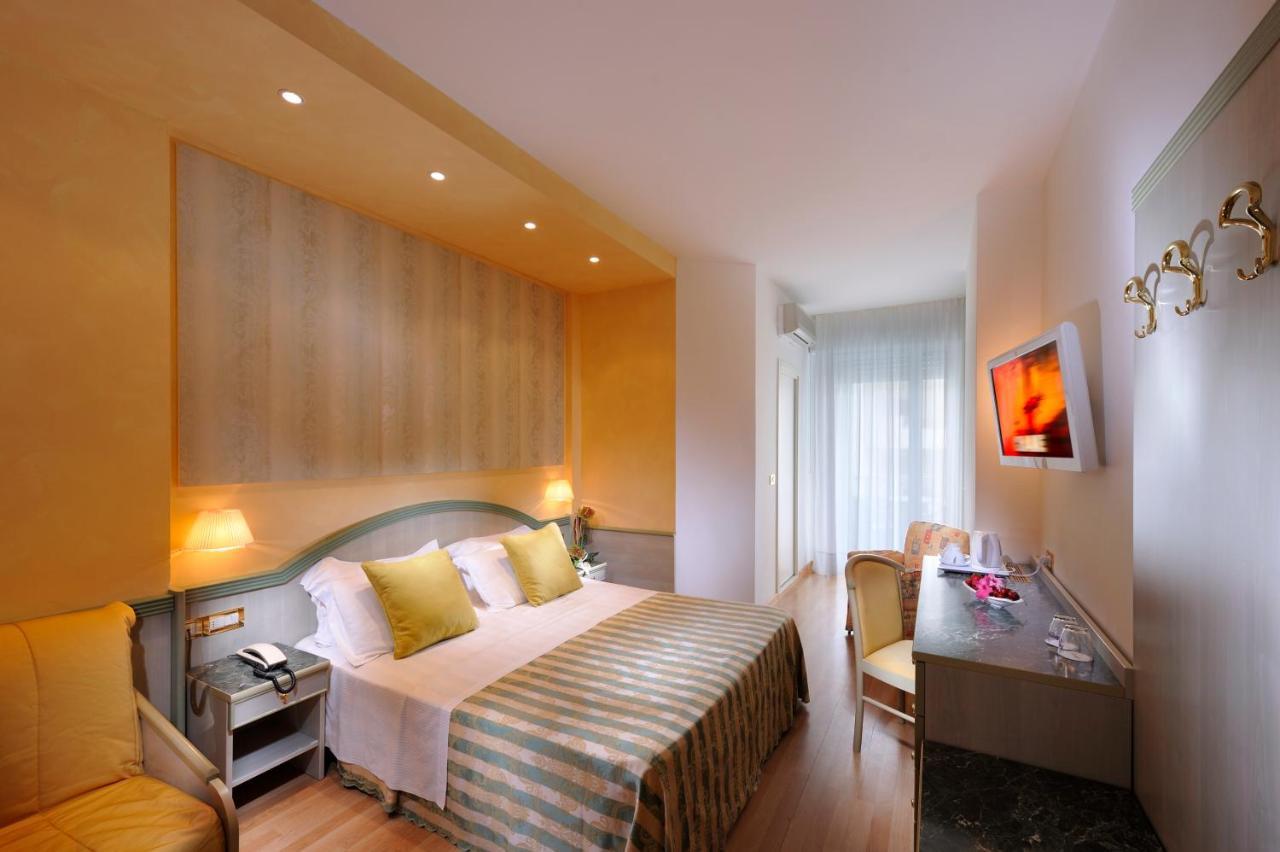 Hotel Montecarlo Bibione Exterior photo